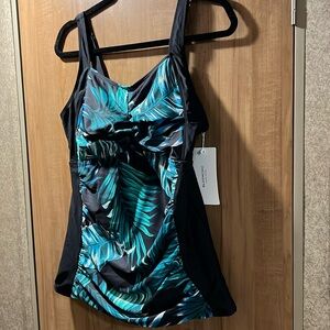 NWT Plus Size Tankini Top Black with Green size 14/16